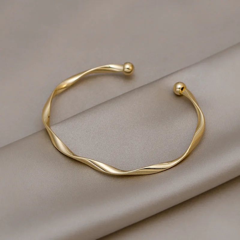 Pulsera Dorada Twist