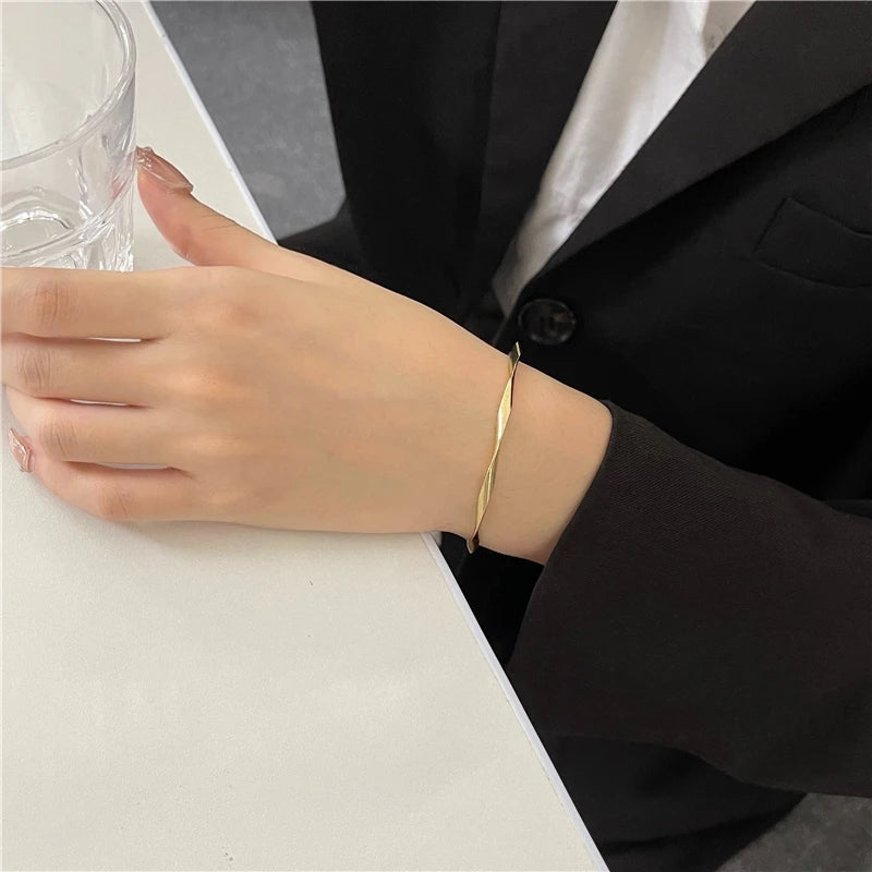 Pulsera Dorada Twist