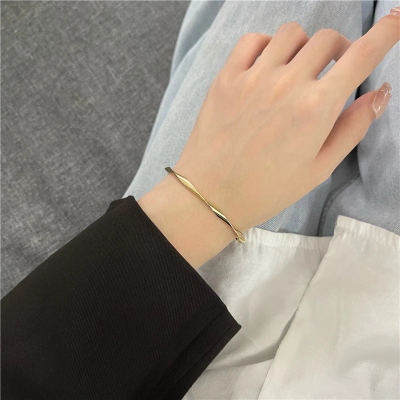 Pulsera Dorada Twist